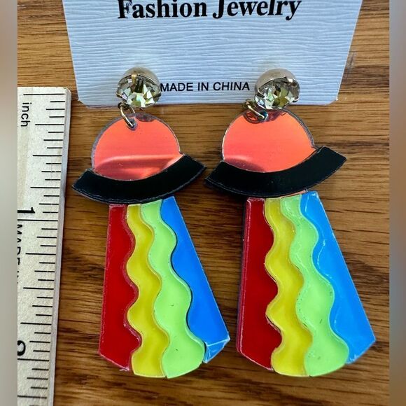 UFO Earrings, Plastic, Chunky Dangle Alien Spaceship Pierced Post - Picture 3 of 3